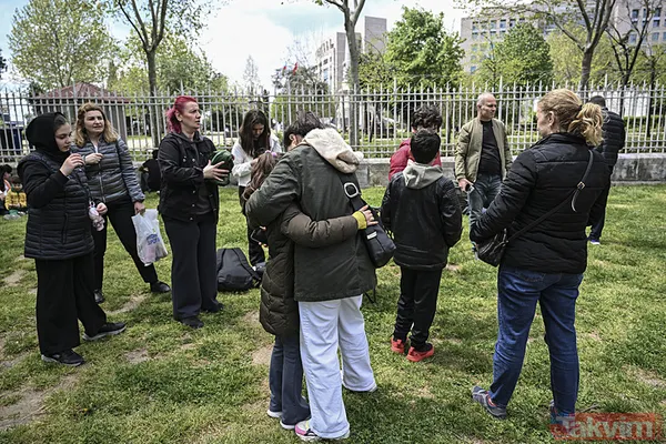 İstanbul'da deprem sonrası panik! Valilik sayıyı açıkladı: Yüksekten atlayanlar yaralandı | O anlar kamerada - 1