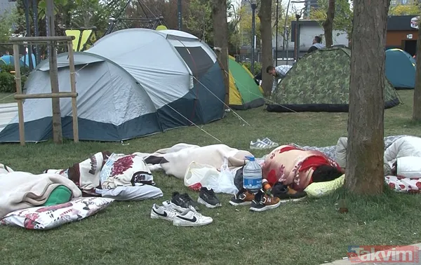 İstanbullu deprem sonrası geceyi dışarıda geçirdi: Parklar bahçeler camiler... - 9