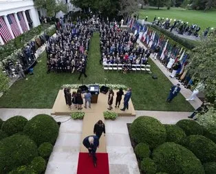 İşte Trump’ın virüsü kaptığı tören!