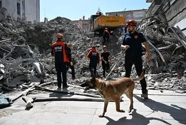 Bir işçi enkaz altında kaldı