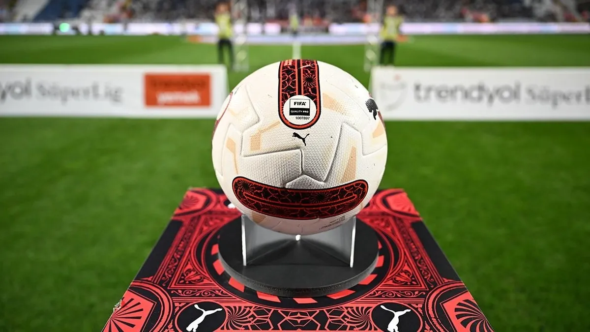 tffden-yabanci-kuralinda-yeni-duzenleme-listeye-giremeyene-kupada-sans-1787741209867.jpeg TFF'den yabancı kuralında yeni düzenleme! Süper Lig ve 1. Lig'de listeye giremeyene kupada şans-2