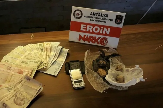 Antalya'da uyuşturucu operasyonları