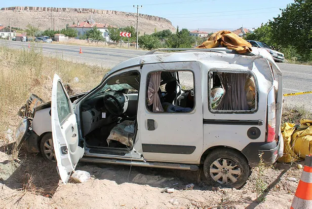 Bayram tatili yolunda feci kaza! Anne ve bebeği...-1
