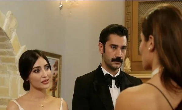 Bir Zamanlar Çukurova'yla Uğur Güneş'in ilişiği kesildi sanılıyordu ama yeniden doğdu! Meğer ilişkileri bitmemiş o yorum ele verdi-4