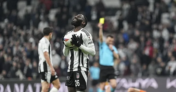 Yine bana hüsran: Beşiktaş evinde Başakşehir’e 2 golle teslim oldu!