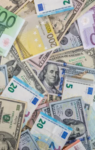 Dolar, haftanın son işlem gününde hareketli