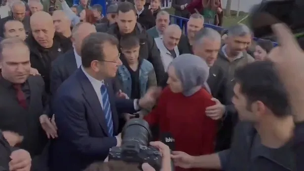 duzcede-sov-yapmaya-kalkan-ekrem-imamogluna-genclerden-tepki-galiba-yanlis-geldiniz-burasi-kartalkaya-degil-1669823360722.jpeg Düzce'de şov yapmaya kalkan Ekrem İmamoğlu'na gençlerden tepki: Galiba yanlış geldiniz, burası Kartalkaya değil-4