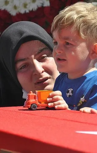 Son dakika: Giresun'daki selde şehit olan Jandarma Uzman Çavuş Burak Tok son yolculuğuna uğurlandı