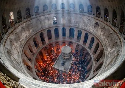 Kudüs’te İsrail zorbalığı! Kıyamet Kilisesi’nde kutsal ateş ayinine katılmak isteyen Hristiyanlar da engellendi