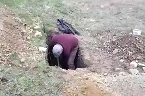 Elazığ'da jandarmaya ait 'drone'u taşlayan şahıs suçüstü yakalandı-4