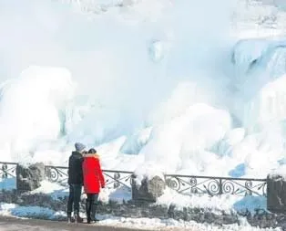 Niagara Şelalesi bir asır sonra dondu