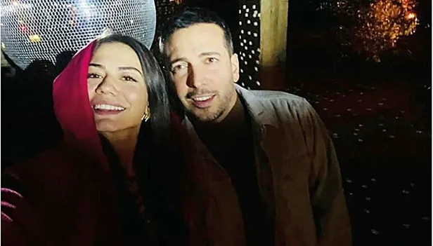demet-ozdemir-ve-oguzhan-koc-askinda-beklenen-son-iliski-bitti-fotograflar-gitti-1642188872858.jpeg