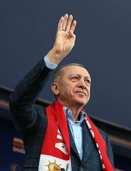 baskan-erdogandan-denizli-mitinginde-onemli-aciklamalar-canli-yayin-1681919315260.jpeg Başkan Erdoğan'dan Denizli'de önemli açıklamalar... Kılıçdaroğlu'na peş peşe salvolar! "14 Mayıs'ta sandığa gömeceğiz"-3