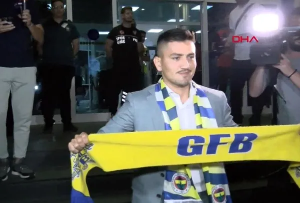 cengiz-under-fenerbahce-icin-istanbulda-sampiyon-yapmak-istiyorum-1691869129962.jpeg