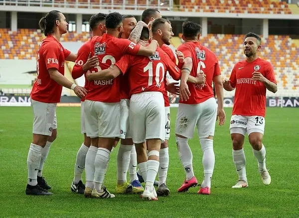 galatasarayda-fatih-terim-ve-umit-davala-caykur-rizespor-macindaki-hakereti-nedeniyle-pfdkya-sevk-edildi-1616517637817.jpeg Galatasaray'da Fatih Terim ve Ümit Davala Çaykur Rizespor maçındaki 'hakereti' nedeniyle PFDK'ya sevk edildi-5