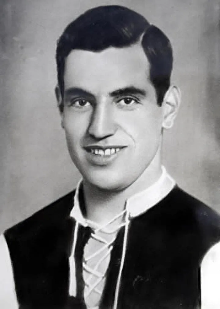 fenerbahce-besiktas-derbisi-icin-geri-sayim-hangi-11ler-sahada-olacak-ilginc-notlar-en-cok-golu-kim-atti-en-fa-1714204568670.jpeg Baba Hakkı