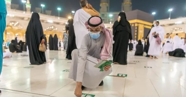 Salgının başından bu yana bir ilk! Kabe'nin etrafındaki bariyerler kaldırıldı