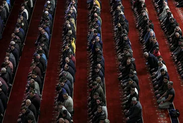 Ramazan Bayramı namazı kılınışı | Diyanet’e göre bayram namazı nasıl kılınır, kaç rekattır? Hangi dualar okunur?