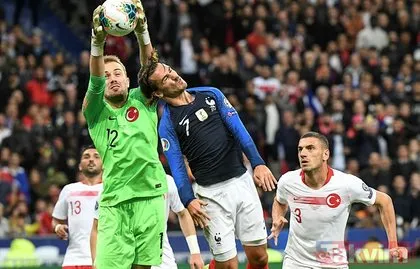 UEFA’nın en iyi 11’inde iki Türk oyuncu yer aldı