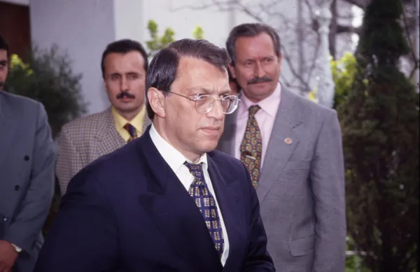 mesut-yilmaz-kimdir-kac-yasinda-nereli-mesut-yilmaz-saglik-durumu-nasil-1600546682542.jpg
