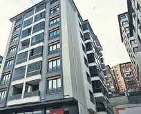 Yaşlı kadın park halindeki belediye başkanının arabasına düştü