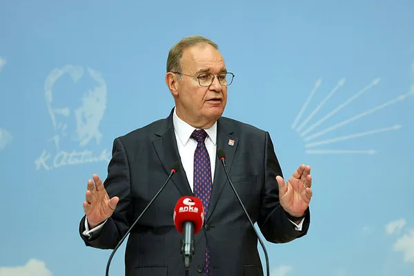 1657030045155.jpg Ekrem İmamoğlu'nun adaylık için "Yetiş ya İngiliz" oyunu! Nefesini CHP lideri Kemal Kılıçdaroğlu kesti-4