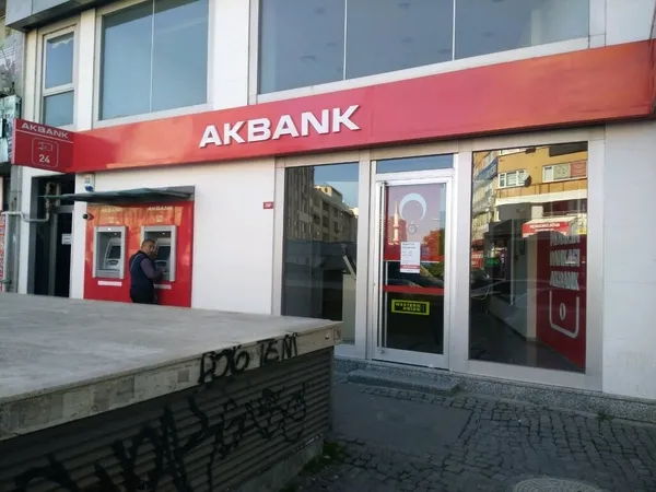 akbankta-neler-yasaniyor-siber-saldiri-mi-var-yatirimlar-guvende-mi-1625666964885.jpg Akbank'ta neler yaşanıyor? Siber saldırı mı var? Yatırımlar güvende mi?-2