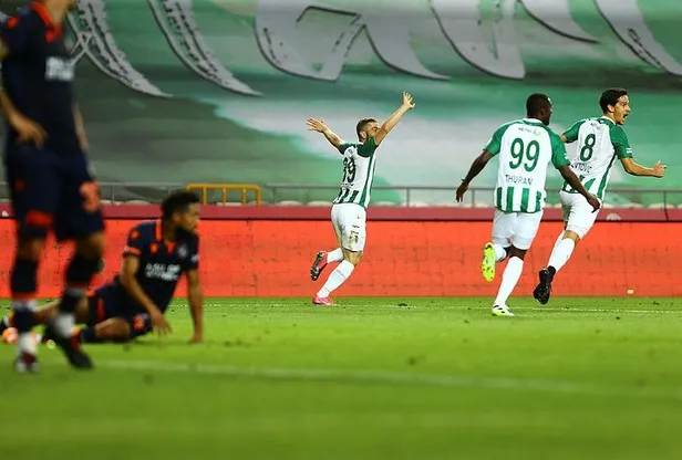 Konya’da ilklerin gecesi! Başakşehir ilk kez 4 gol birden yedi-1