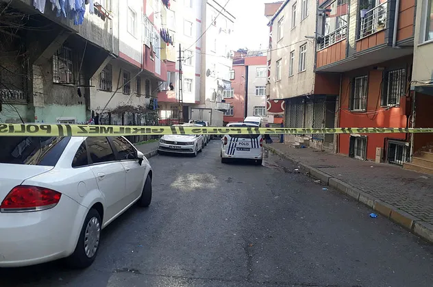 Bağcılar'da kan donduran cinayet! Aynı evde yaşadığı kişi tarafından öldürüldü