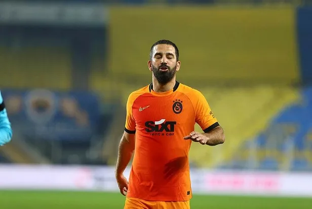 arda-turana-emre-belozoglu-modelifatih-terim-onu-sportif-direktorluk-gorevi-icin-dusunuyor-1625327011598.jpeg Arda Turan’a Emre Belözoğlu modeli! Fatih Terim onu sportif direktörlük görevi için düşünüyor-2