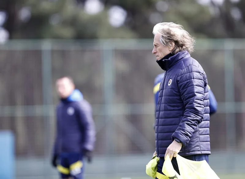 Fenerbahçe'de flaş gelişme! Menajeri İstanbul'a geliyor - 2