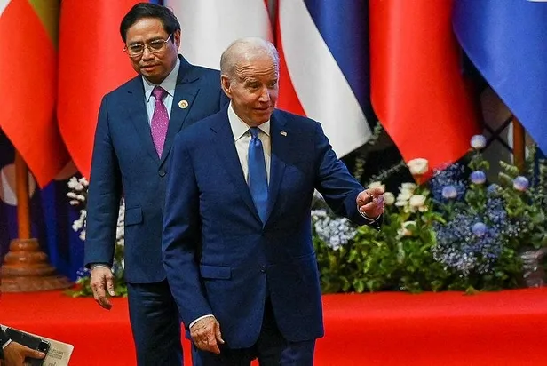 abd-baskani-joe-biden-yeni-bir-gafa-imza-atti-asean-zirvesinde-yaptigi-konusmada-ev-sahibi-ulke-kambocya-ile-k-1668283683085.jpeg