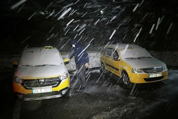 kirklarelinin-yuksek-kesimlerinde-kar-yagisi-etkili-oluyor-1606765899955.jpeg Son dakika: Kırklareli'nin yüksek kesimlerinde kar yağışı etkili oluyor | HAVA DURUMU-1