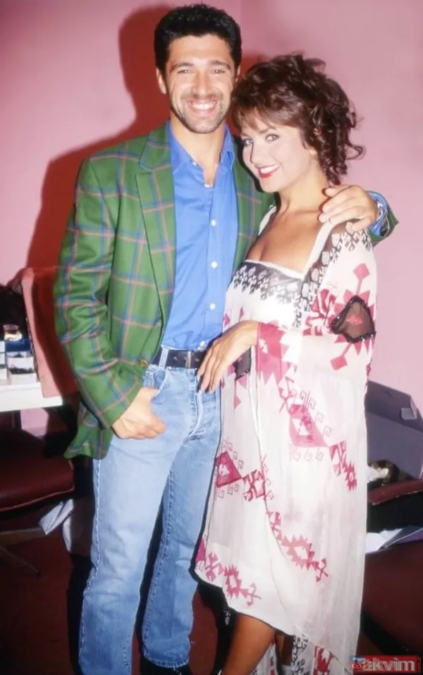 Yeşilçam'ın yakışıklı jönü Kartal Tibet oğluyla aynı filmdeymiş! Yıllar sonra ortaya çıktı! Meğer Müslüm Gürses'in Mutlu Ol Yeter filminde... - 23