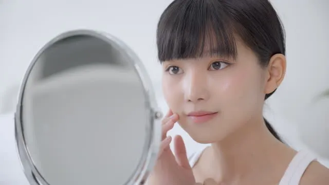 4-2-4-sistemiyle-45-yasinda-bile-25-gosteriyorlar-koreli-kadinlarin-genclik-sirri-cozuldu-1701457515745.jpg 4-2-4 sistemiyle 45 yaşında bile 25 gösteriyorlar: İşte Koreli kadınların gençlik sırrı-5