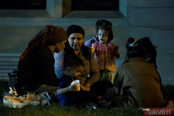 İstanbul'da 5.8'lik deprem sonrası milyonlar sokaklara akın etti! İşte İstanbul'dan kareler... - 27