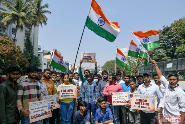 SON DAKİKA: Hindistan'ın 28 Şubat'ı! Başörtüsü yasaklarına karşı eylemler sürüyor: Bıçak taşıyan 2 kişi gözaltına alındı - 7