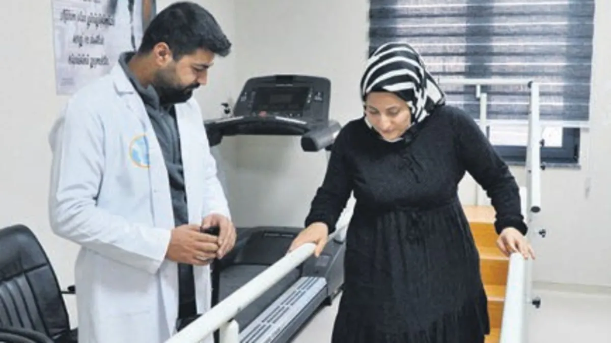 Depremde ailesini kaybetti ve bacaklarını kaybetti ama pes etmedi!