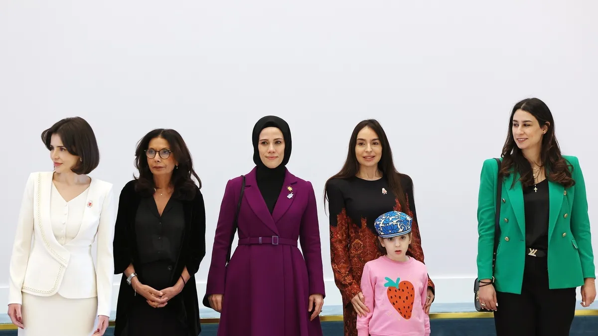 Esra Albayrak'tan yapay zekaya karşı fıtrat mesajı: "Algoritmalar insanın ihtiyacına değil verisine talip"