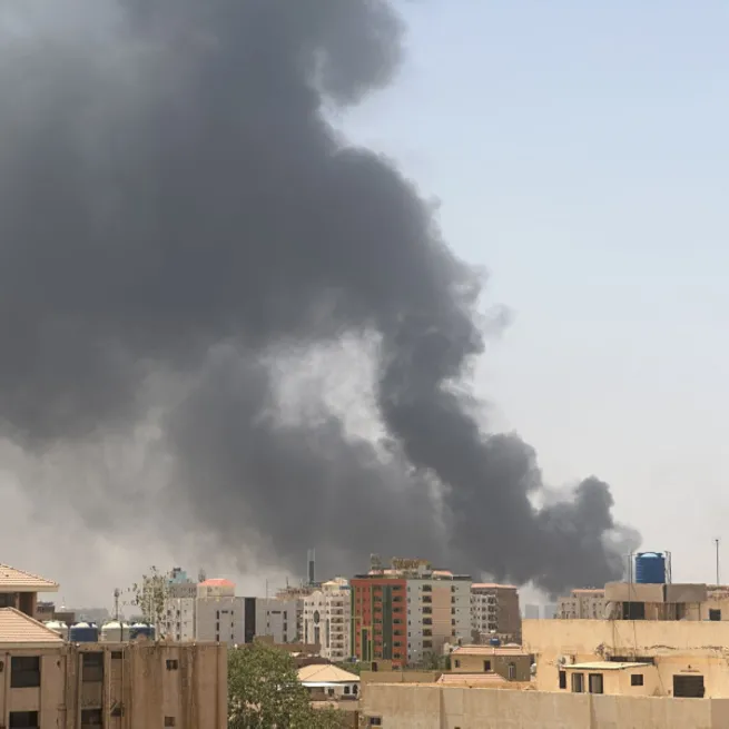 Sudanda neler oluyor? Çatışmalar başladı savaş uçakları havalandı...