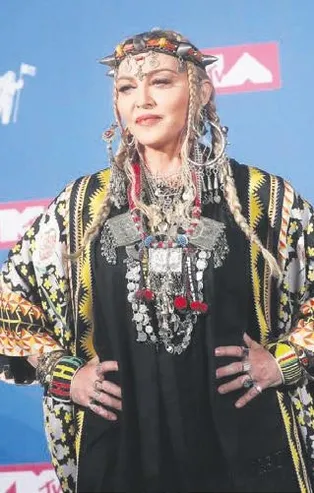 Madonna otur sıfır!