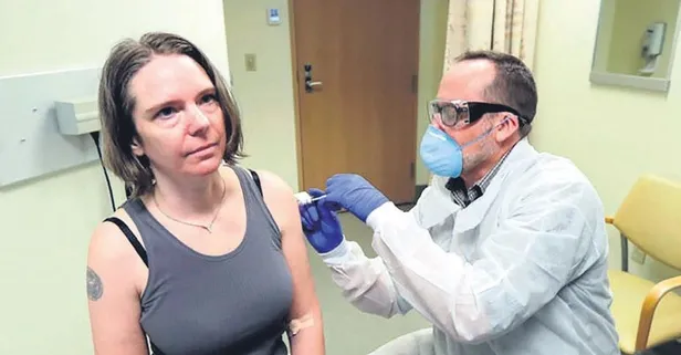 İlk koronavirüs aşısı olan Jennifer Haller aşının etkilerini paylaştı