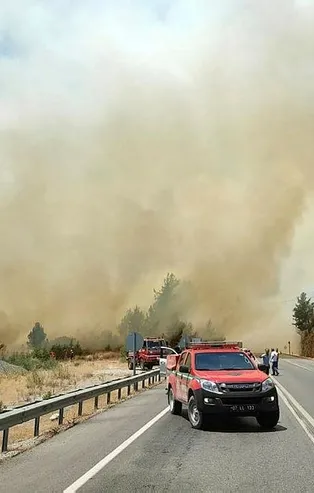 Son dakika: Antalya'da orman yangını! Antalya-Konya karayolu ulaşıma kapatıldı