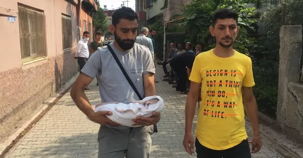 Bu acıya yürek dayanmaz! Karyoladan düşüp ölen 30 günlük bebeğini kucağında adli tıpa götürdü
