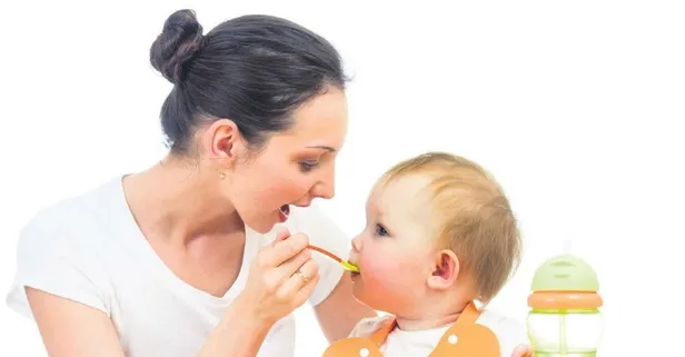 Fazla beslenme bebeklerde reflüye gebe