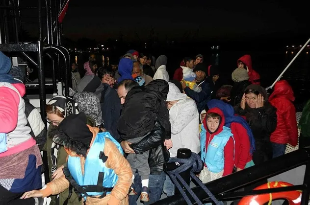 Çanakkale'de 96 kaçak göçmen yakalandı