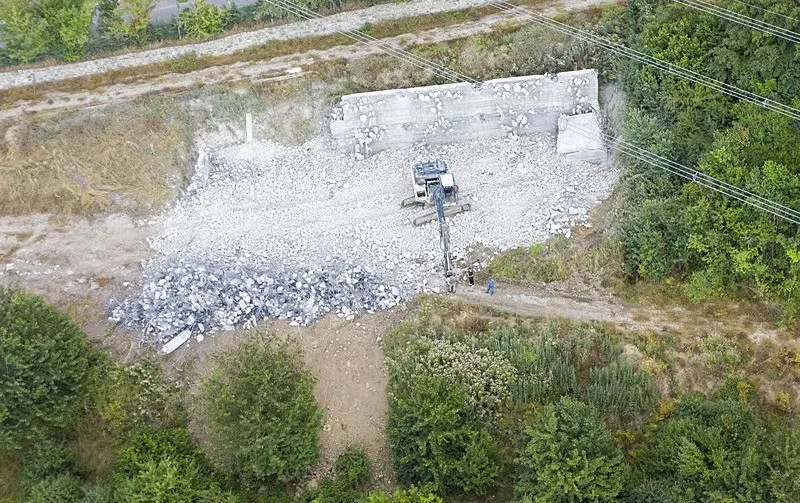 grand-kartal-faciasinin-ardindan-yeni-gelisme-1785266072910.jpeg Grand Kartal faciasının ardından yeni gelişme! Halit Ergül'ün ruhsatsız lojmanı yıkıldı-4