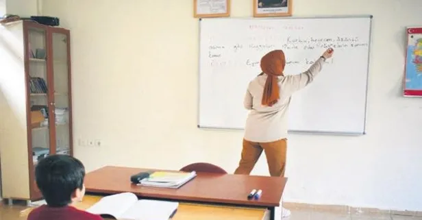 Batman'daki bir okulda sadece 1 öğrenci eğitim görüyor! İsmail Bozkurt, tek başına sınıfa giriyor