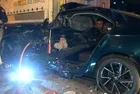 Görüntüler korkunç! İstanbul Pendik'te araç TIR'ın altına girdi! Sürücü içinde sıkıştı çıkamadı!