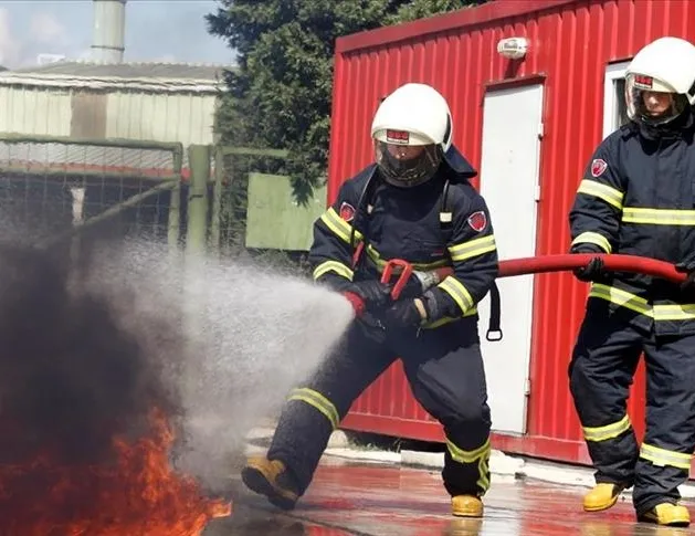 İzmir’de kağıt fabrikasında korkutan yangın